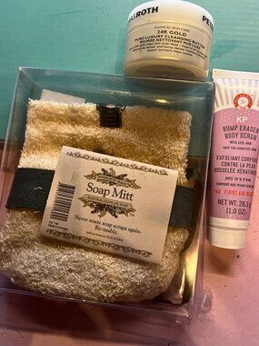 7 PC BUNDLE SKINCARE DEAL JAFRA | Peter Thomas Roth | First Aid Beauty Cleansers